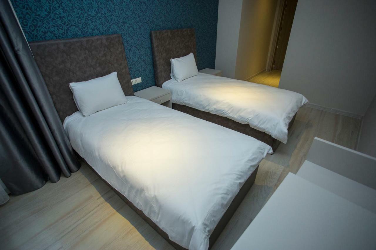 Downtown Hotel 巴统 外观 照片