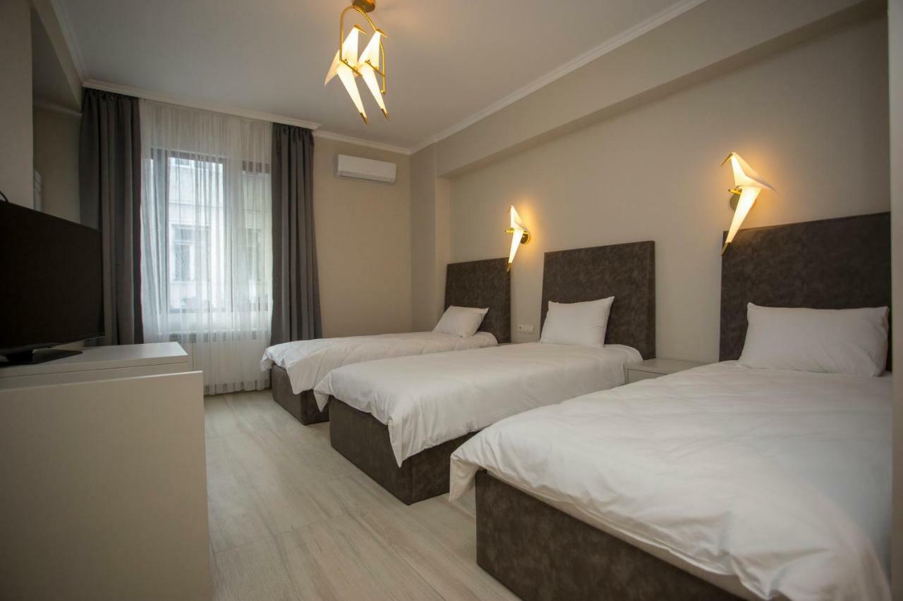 Downtown Hotel 巴统 外观 照片