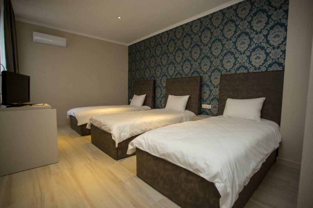 Downtown Hotel 巴统 外观 照片