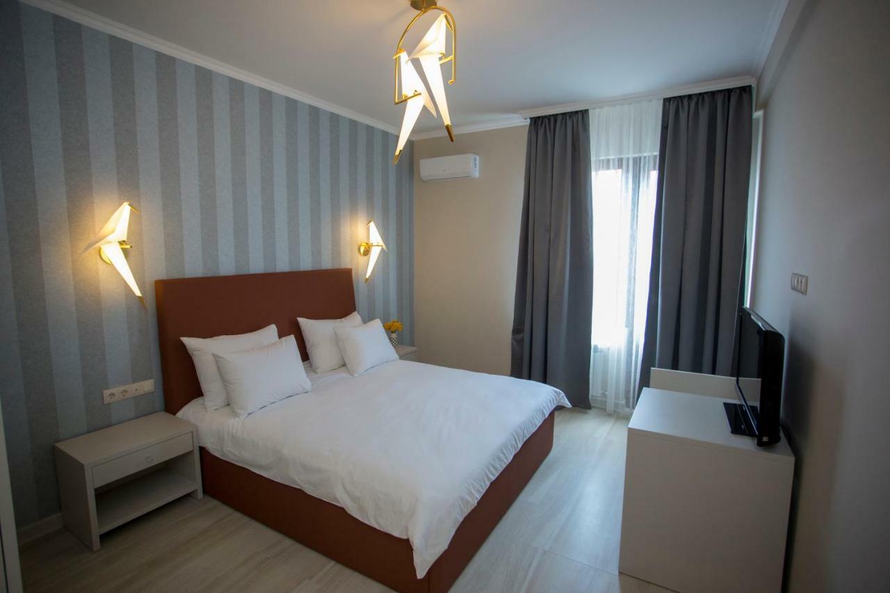 Downtown Hotel 巴统 外观 照片