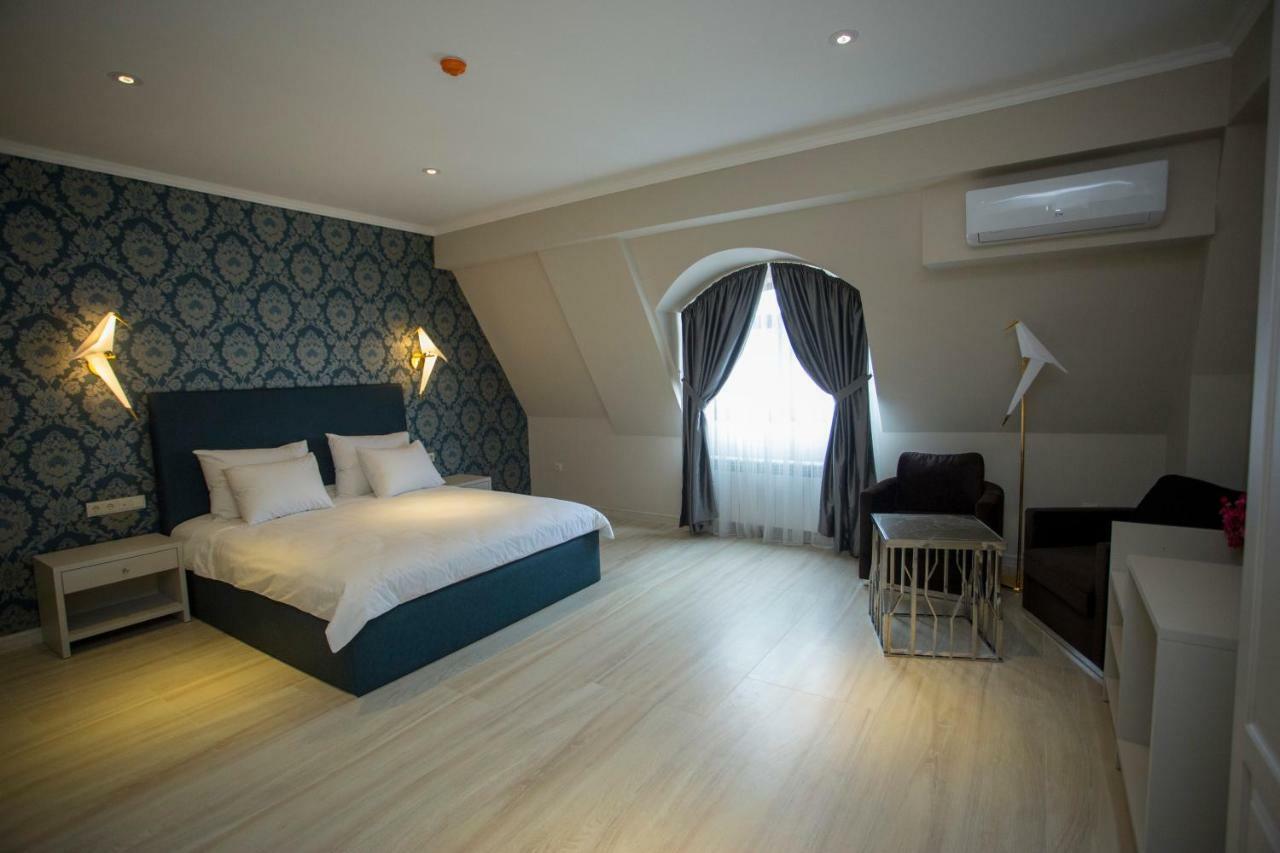 Downtown Hotel 巴统 外观 照片